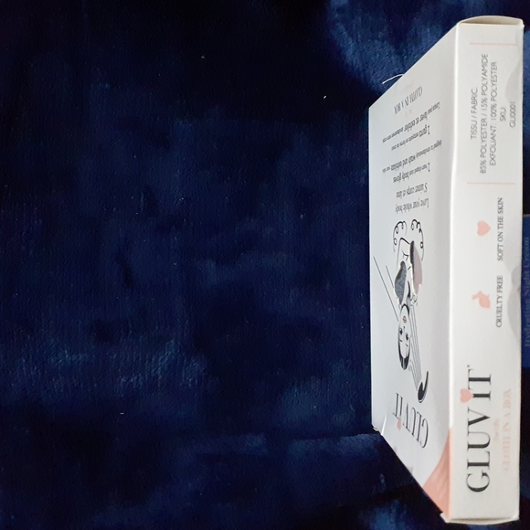 Gluv It by Cloth In a Box - 2 Body Gloves - Picture 3 of 3